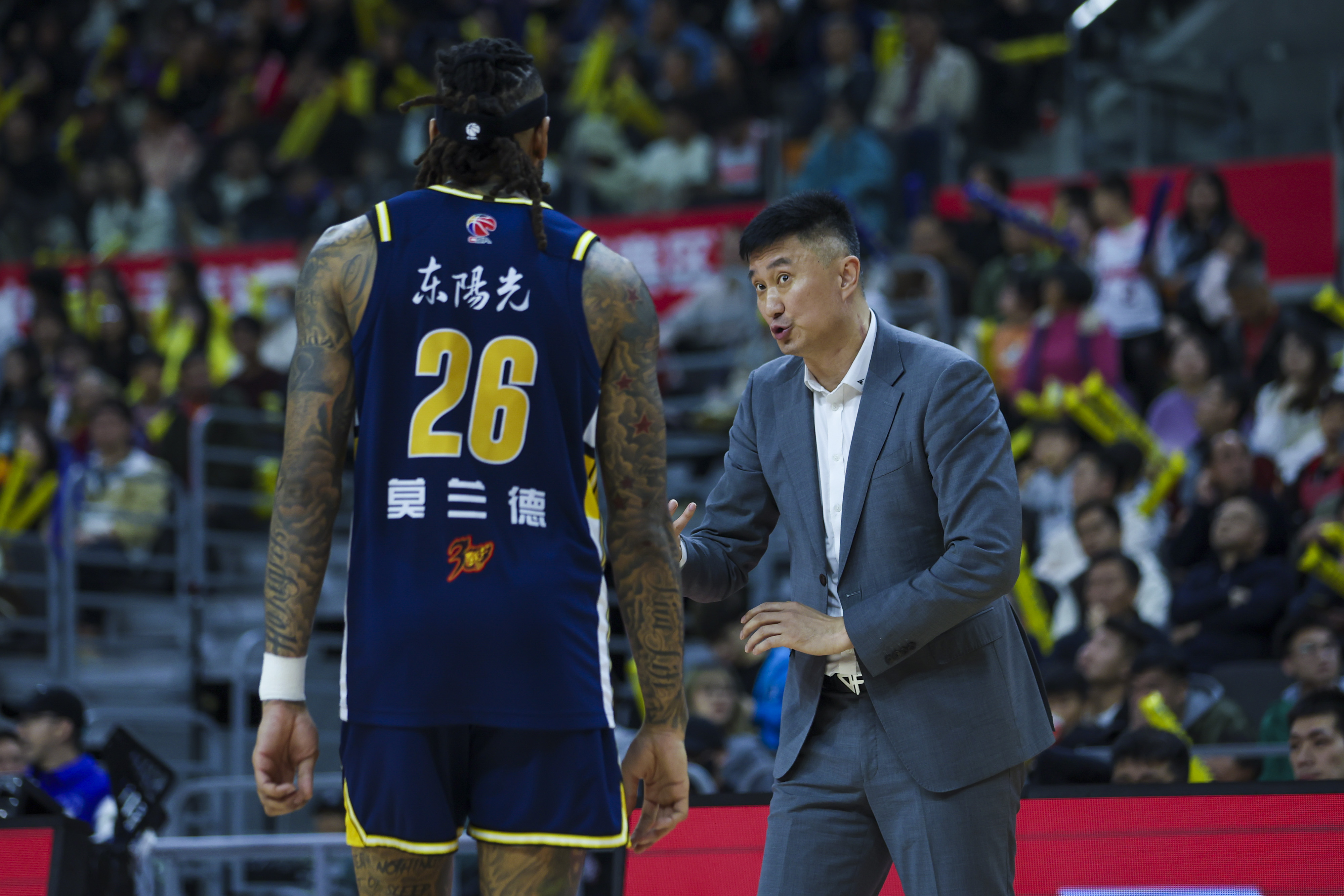 aiyouxi-今晚CBA常规赛焦点战，菲尼克斯太阳队长鼓劲，震撼外界，资深球员宣示担当的简单介绍-aiyouxi